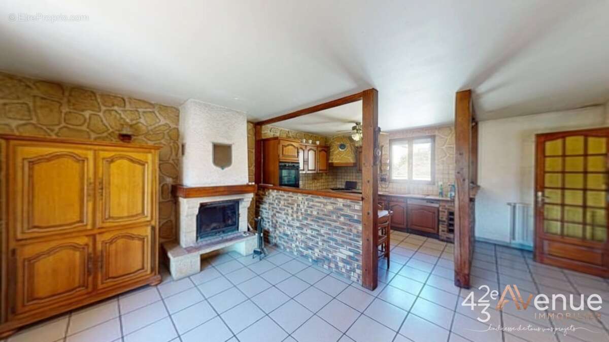 Maison 93 m² à Unieux  - photo 3