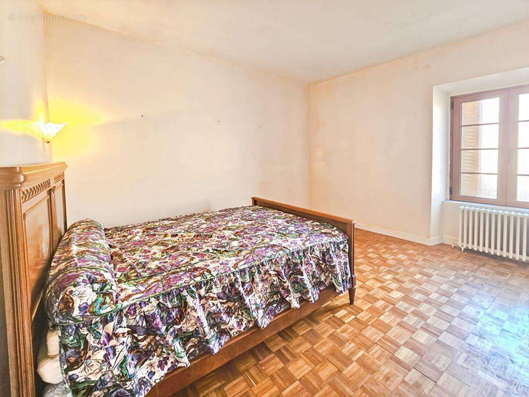 Maison à LONGNY-AU-PERCHE