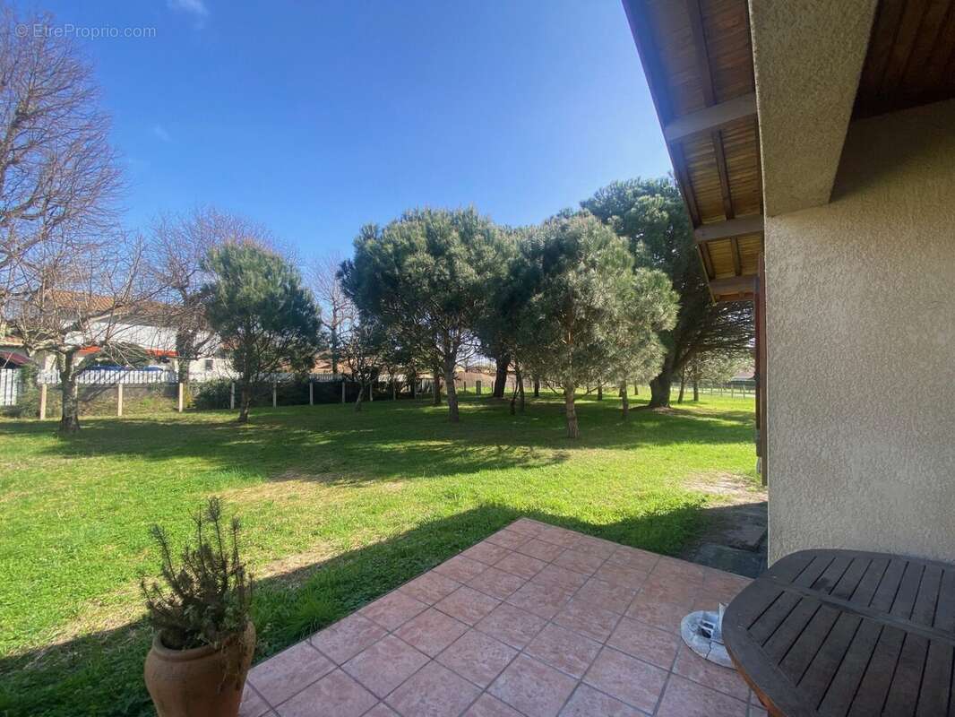 Maison à ARES