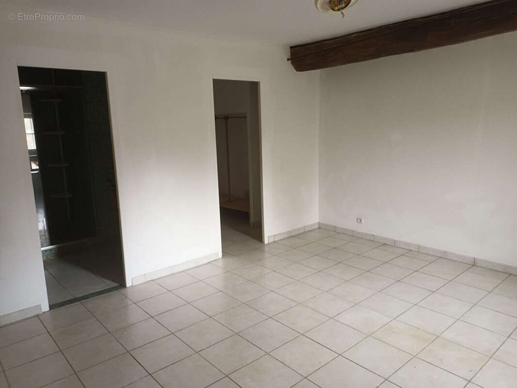 Maison à CHAMPAGNE-LE-SEC