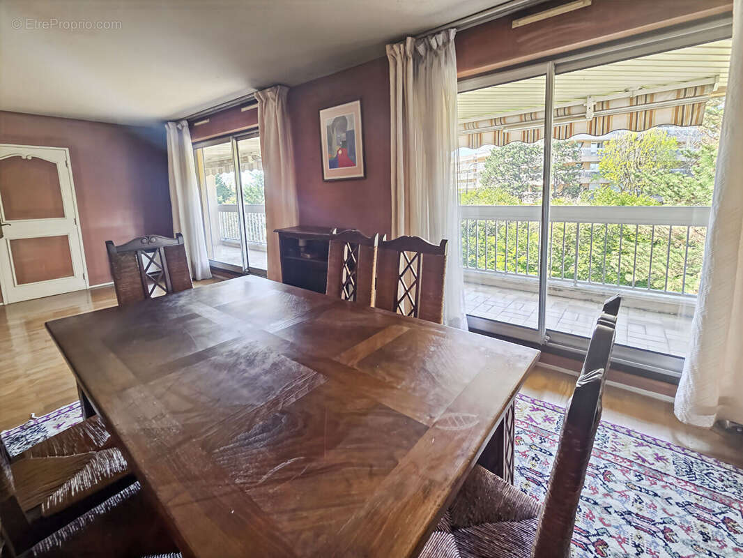 Appartement à VERRIERES-LE-BUISSON