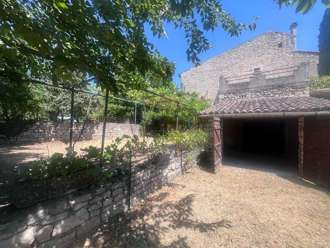 Maison de village en pierres avec jardin et garageProche Barjac - photo 3