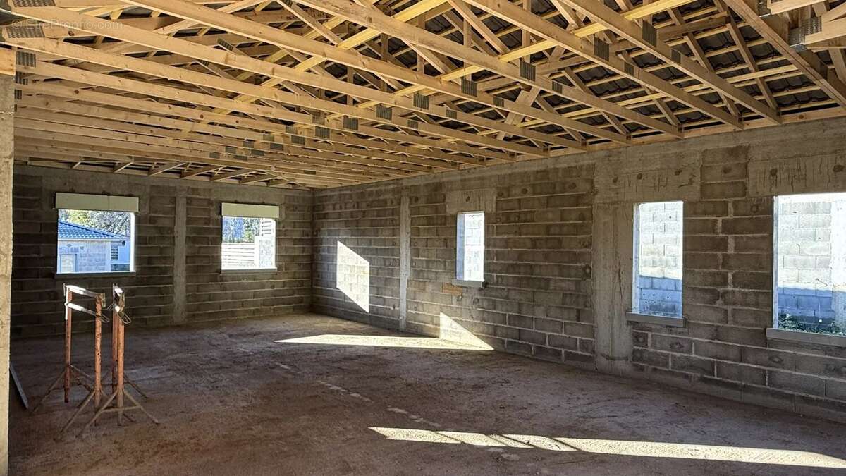 Maison à SANTA-LUCIA-DI-MORIANI