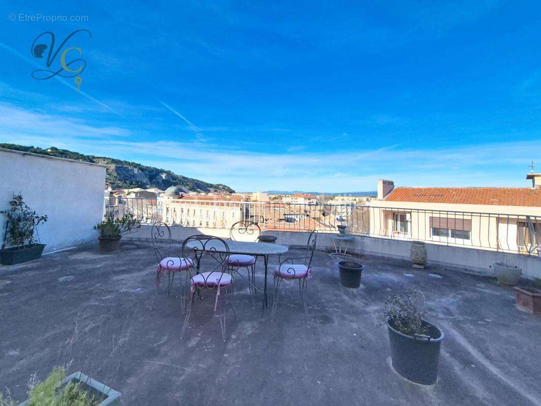 Appartement lumineux au dernier étage avec terrasse et parking sécurisé - photo 13