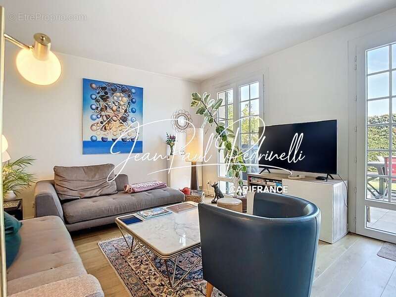 Maison à SAINT-GENIS-LAVAL