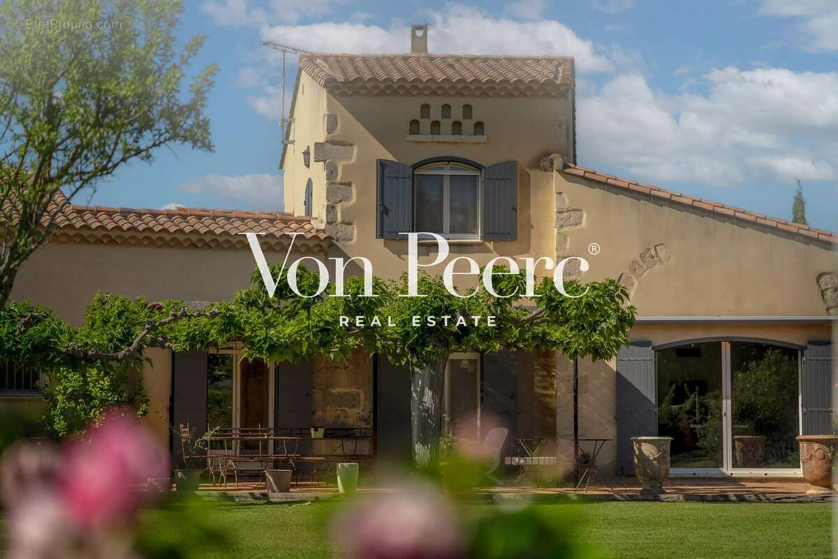 Maison à FONTVIEILLE