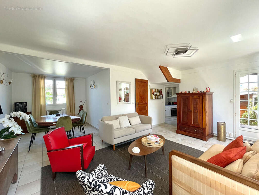 Maison à FONTENAY-LE-FLEURY