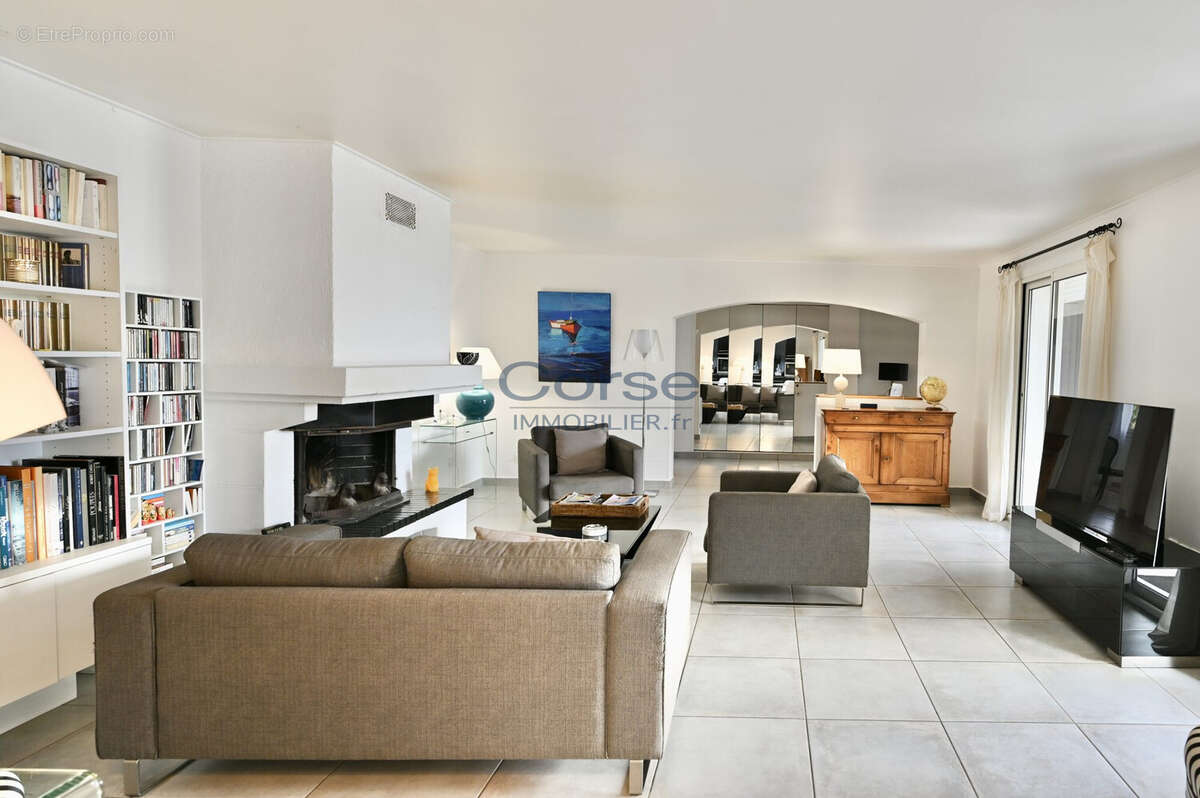 Maison 146 m² à Ajaccio  - photo 3