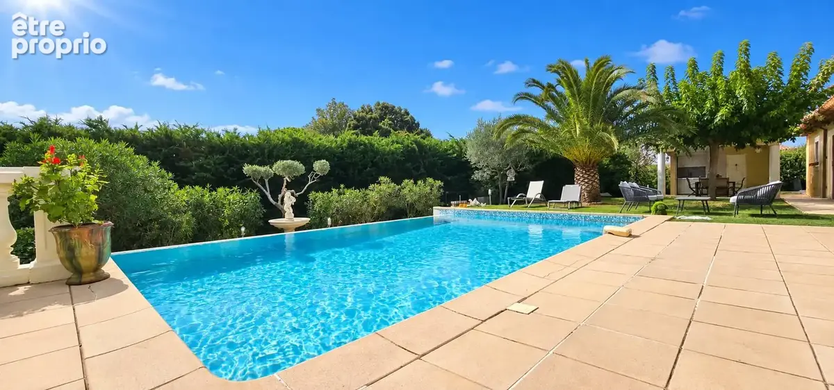 Photo Maison à Roquebrune-Sur-Argens au prix de 830 000€