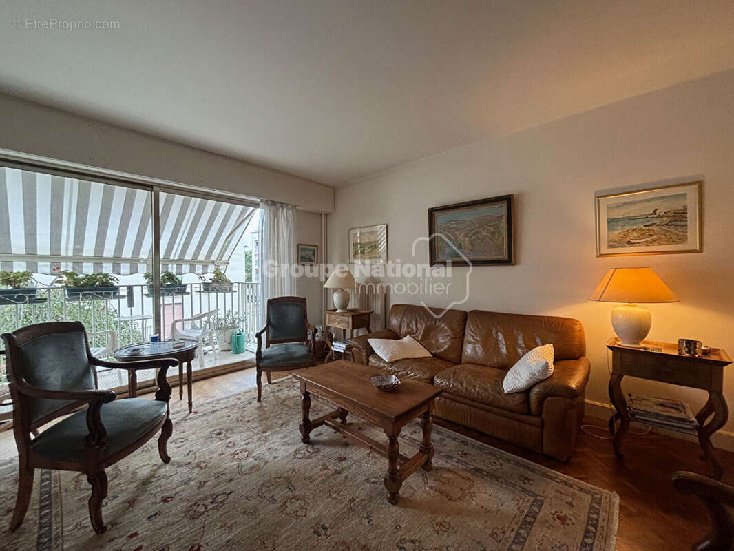 Appartement à VERSAILLES
