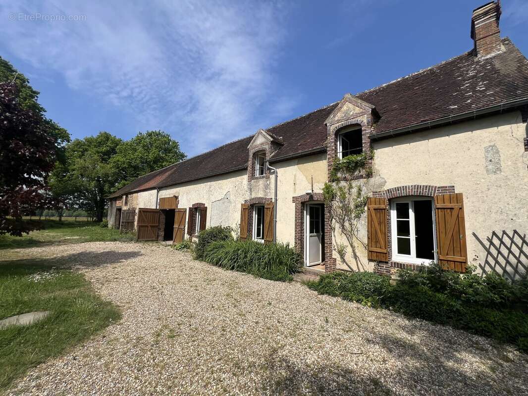 Maison à MOUTIERS-AU-PERCHE