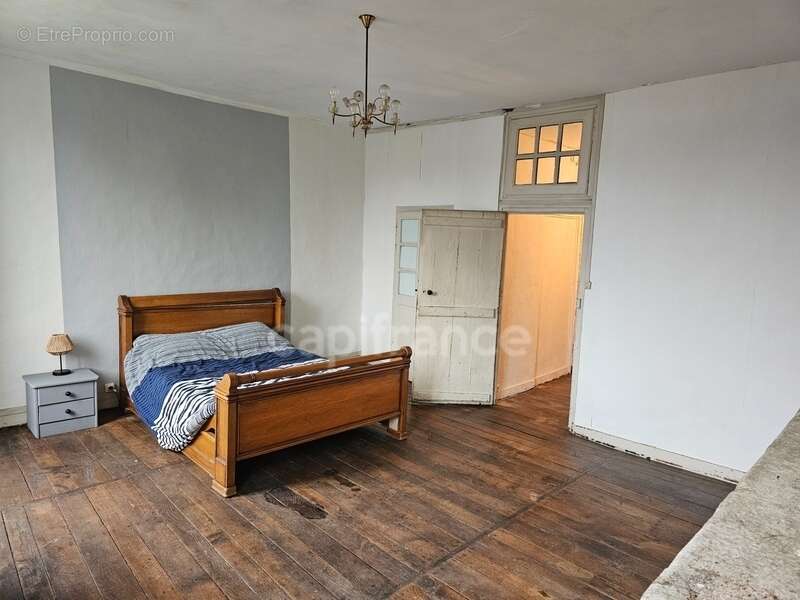 Maison ancienne 6 pièces PARTHENAY (79) - photo 10