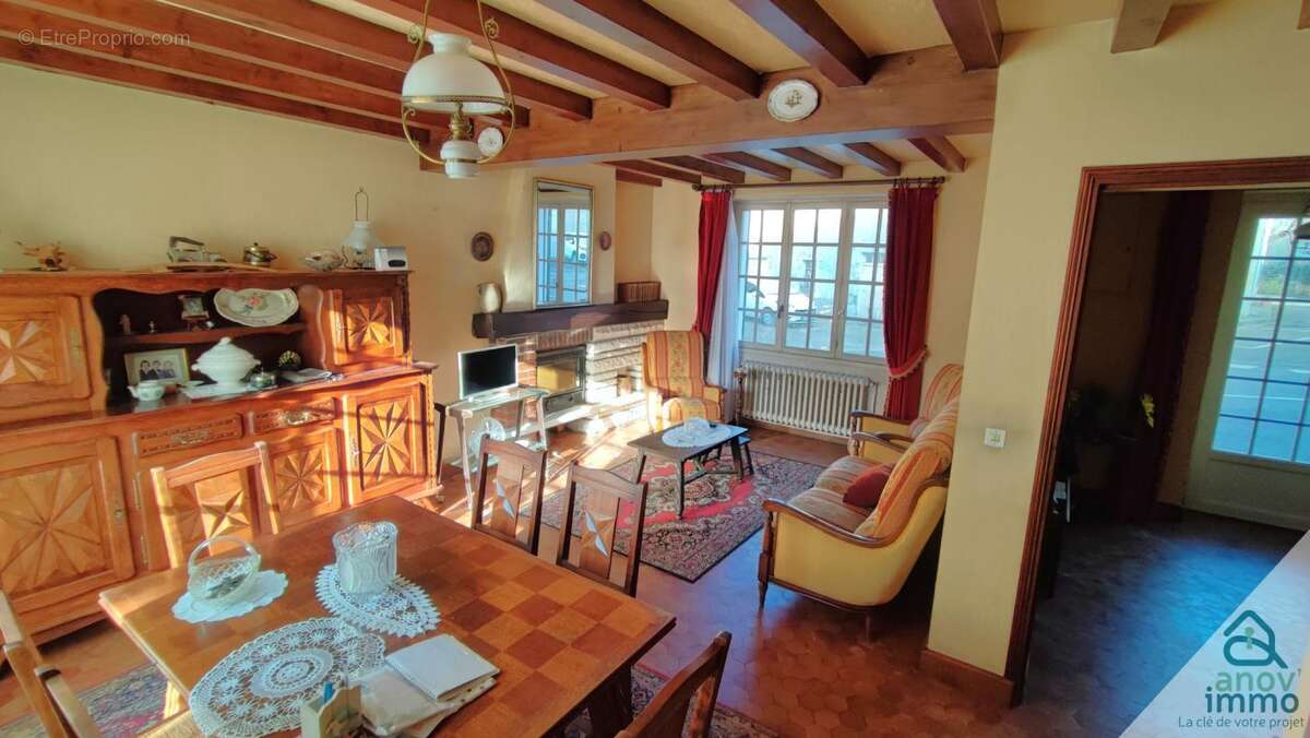 Maison à MAUPREVOIR
