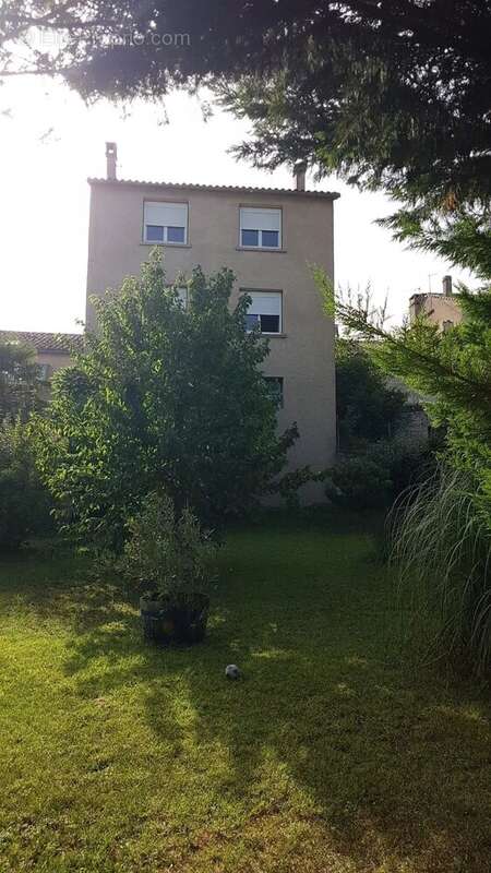 Maison à CASTELNAU-MONTRATIER