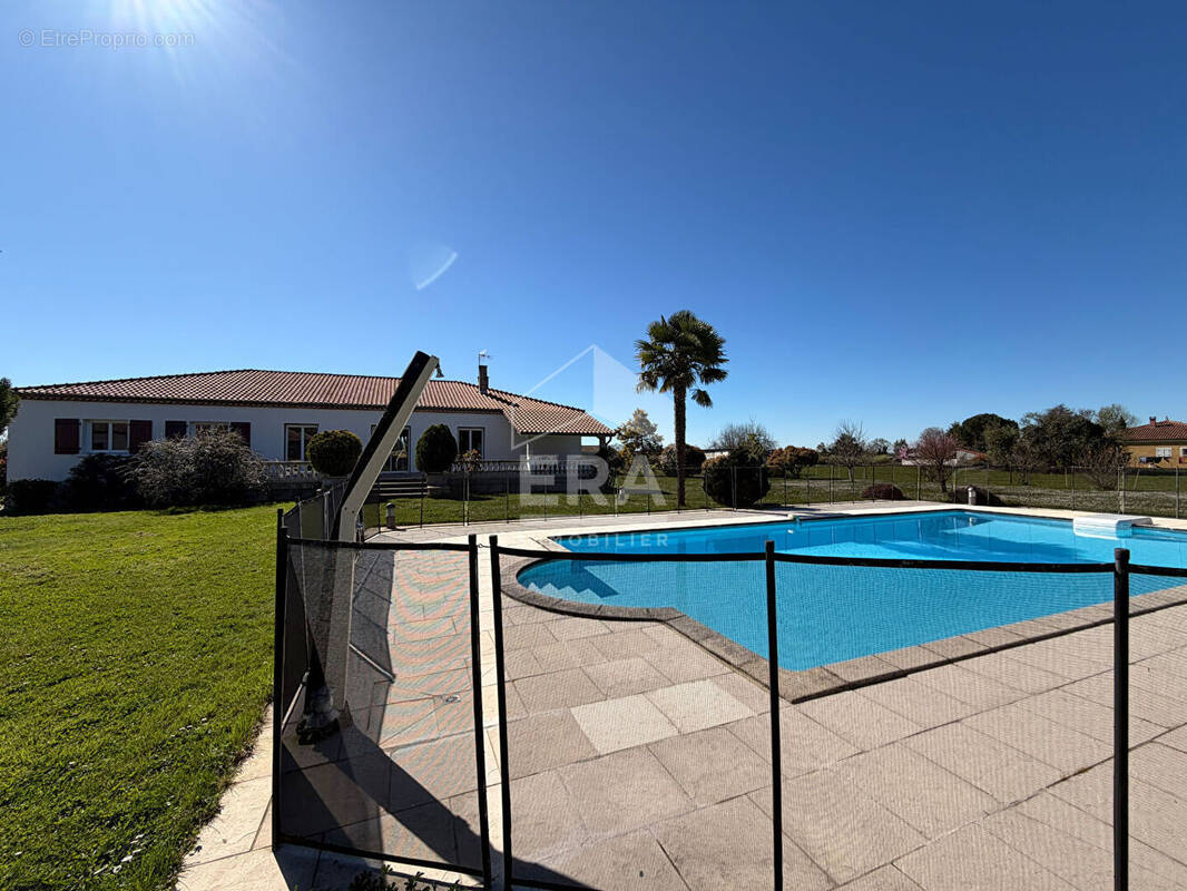 Maison à LESCURE-D'ALBIGEOIS