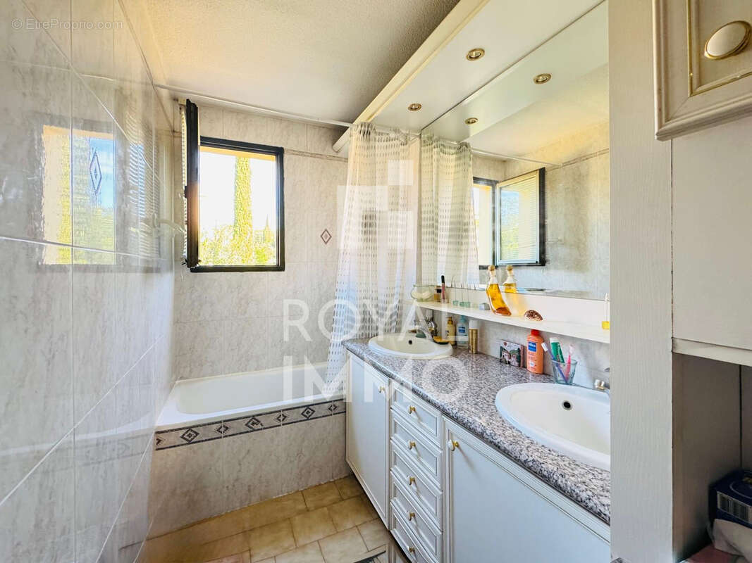 Appartement à SANARY-SUR-MER