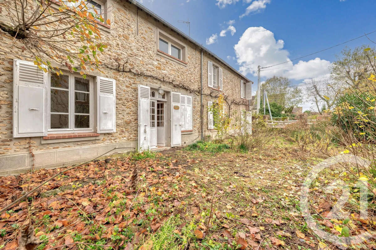 Maison à OZOUER-LE-VOULGIS