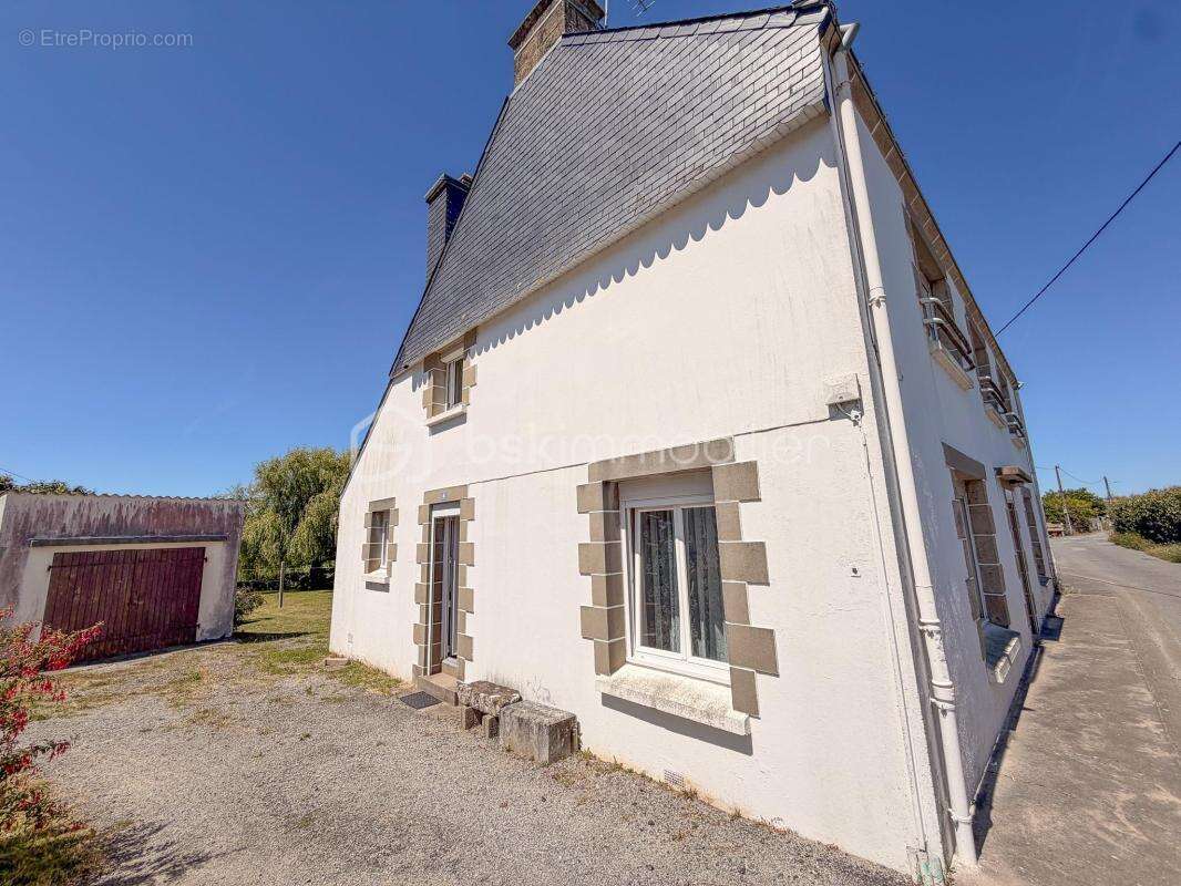 Maison à PLOUHARNEL