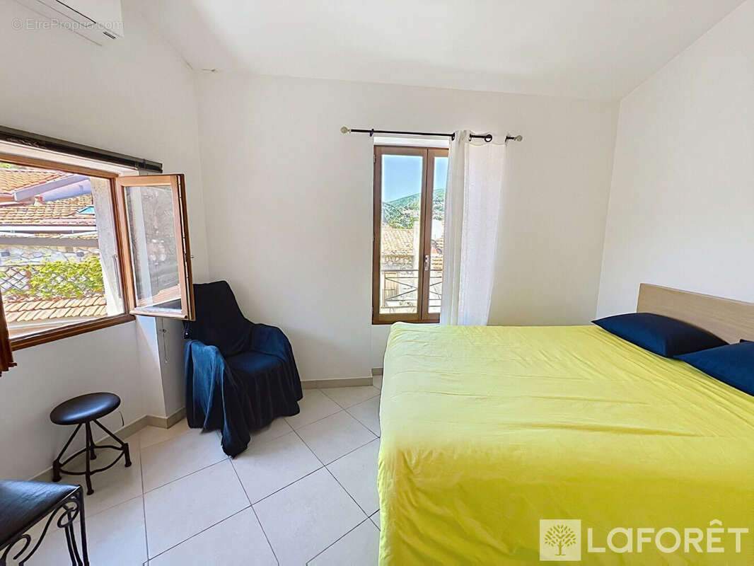 Appartement à LA TURBIE