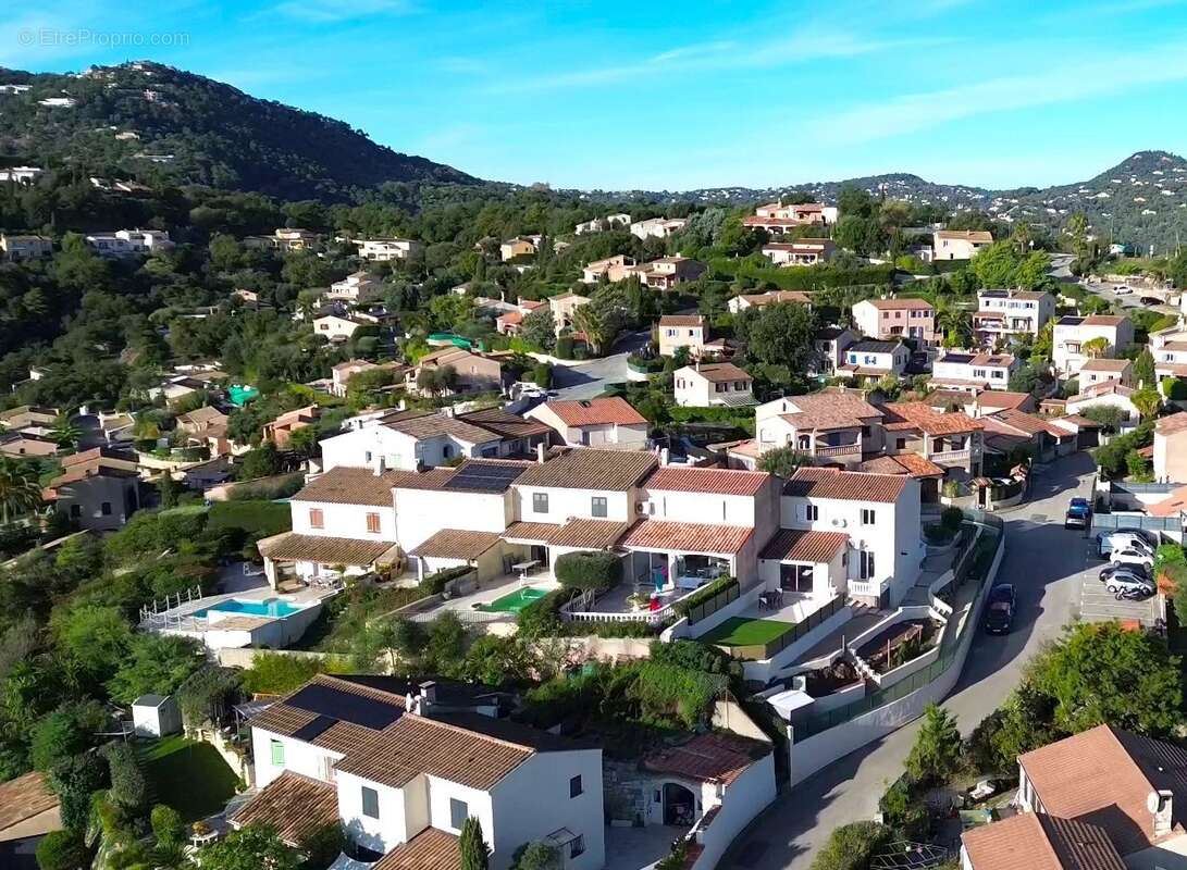 Maison à MANDELIEU-LA-NAPOULE