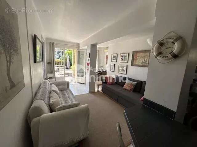 Appartement à LA CROIX-VALMER