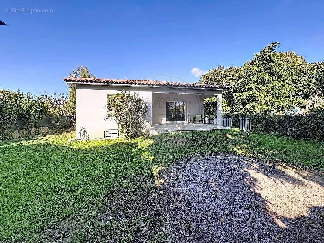 Maison à SAINTE-ANASTASIE