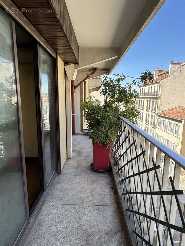 Appartement à MARSEILLE-6E