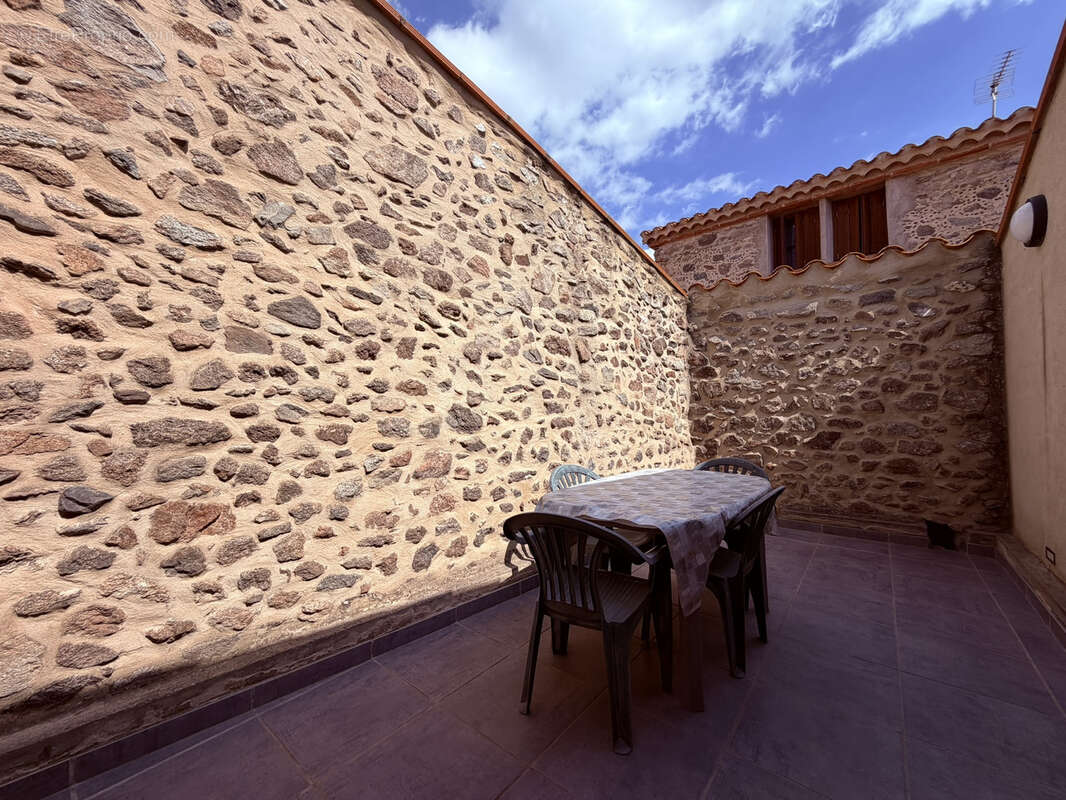 Maison entièrement rénovée avec terrasse - photo 12
