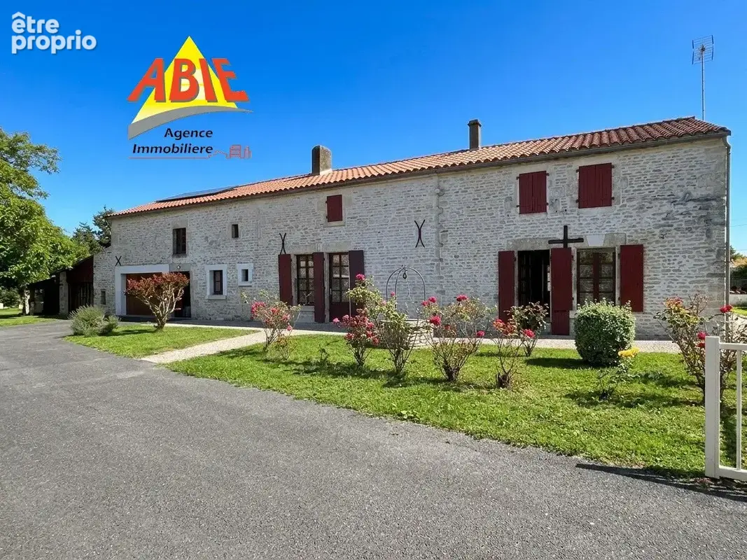 Photo 1 - Maison à SAINT-PIERRE-LE-VIEUX