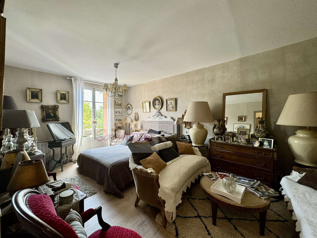 Maison à L'ISLE-SUR-LA-SORGUE