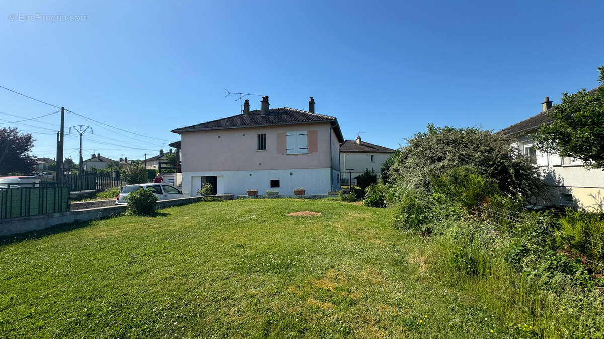Maison à AVALLON