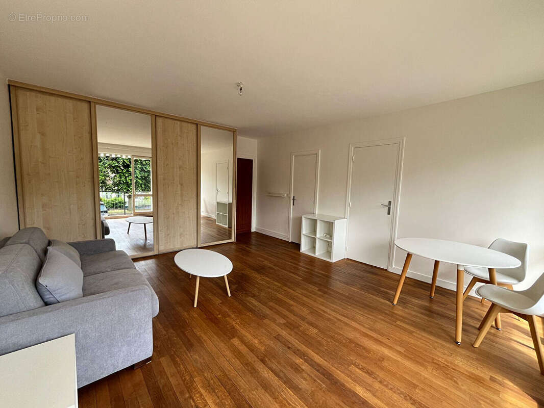 Appartement à SURESNES