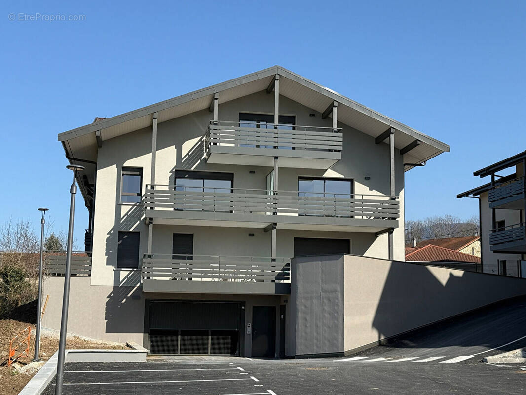 Appartement à BRENTHONNE