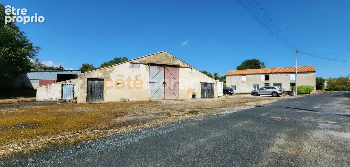 Saint vincent sur jard -- ensemble immobilier -- maison 4 pieces -- grange -- terrains -- 5 hangars - photo 3