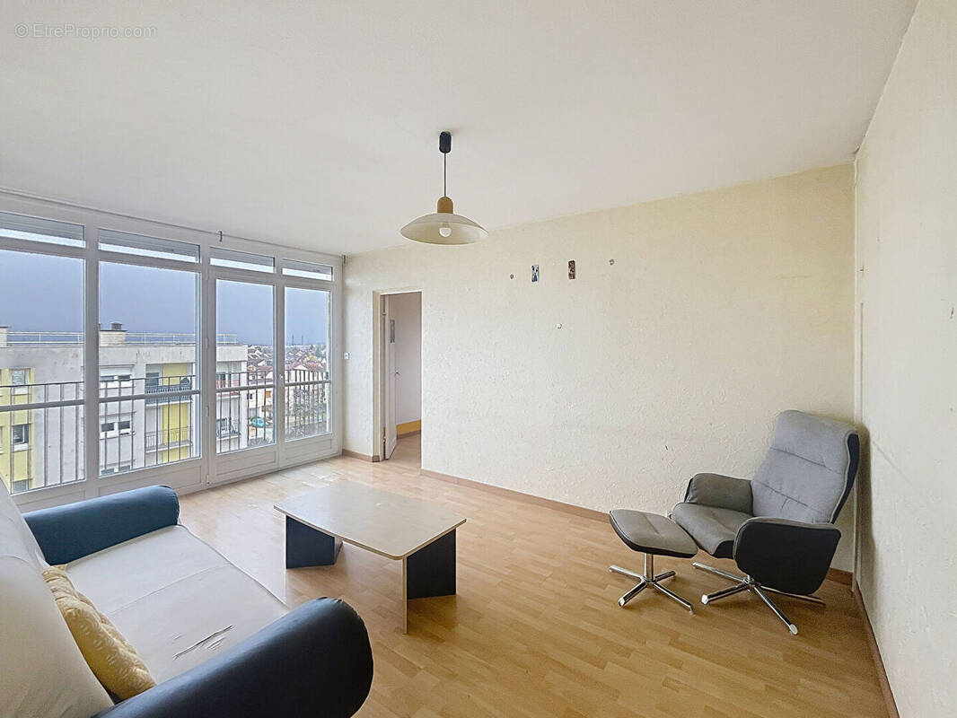 Appartement à CHENOVE