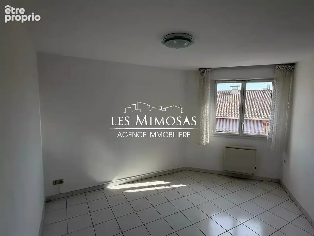 FREJUS, proche plages - Appartement 3 pièces avec parking et cave - photo 9