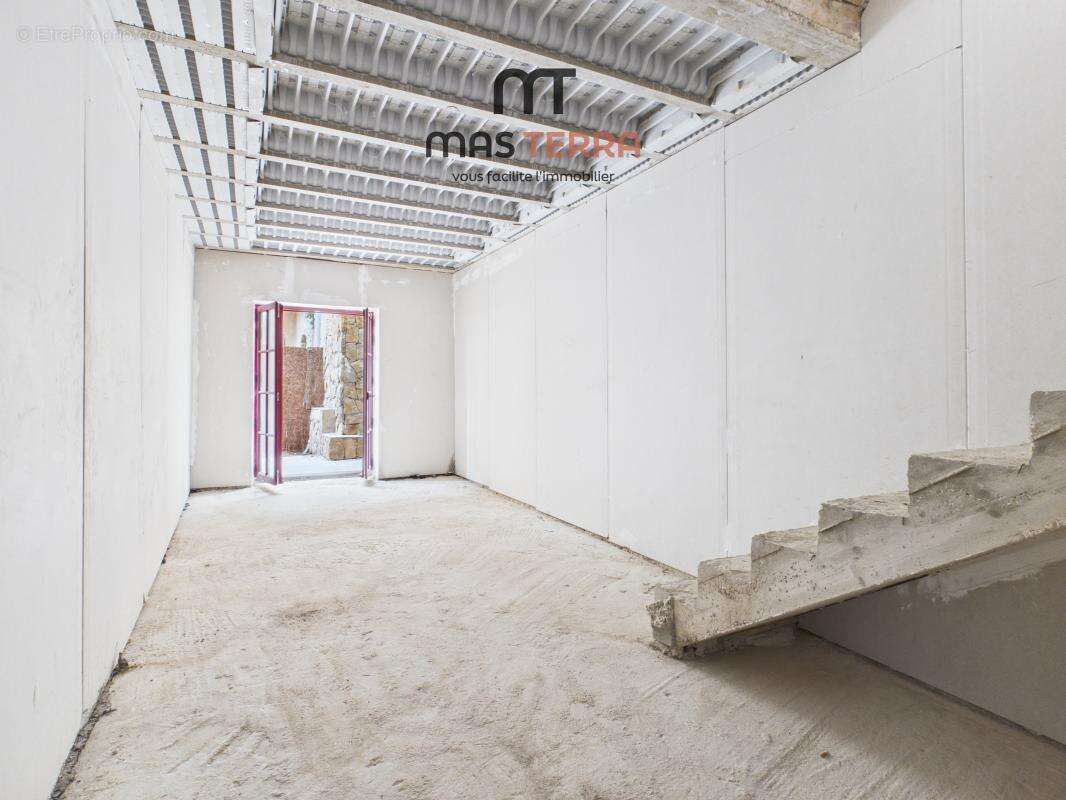 Appartement à CHATEAUNEUF-GRASSE