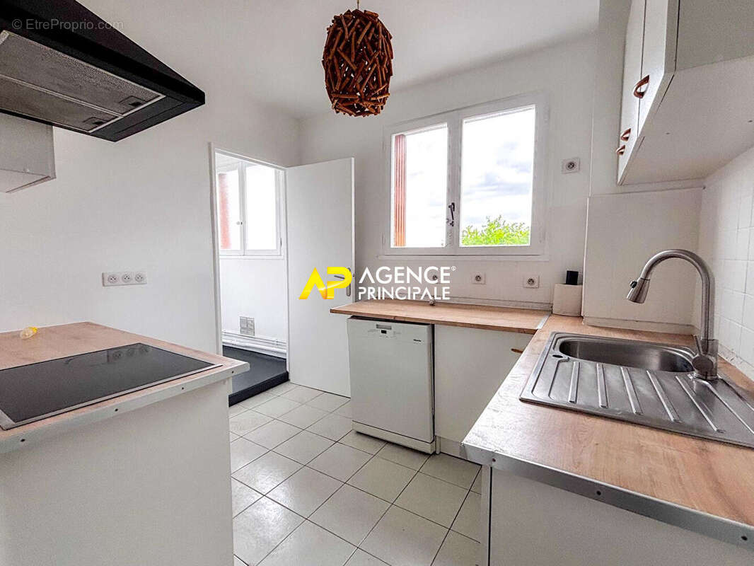 Sartrouville - Appartement 3 pièces, 2 chambres 63.65 m2 avec parking, balcon et cave - photo 2
