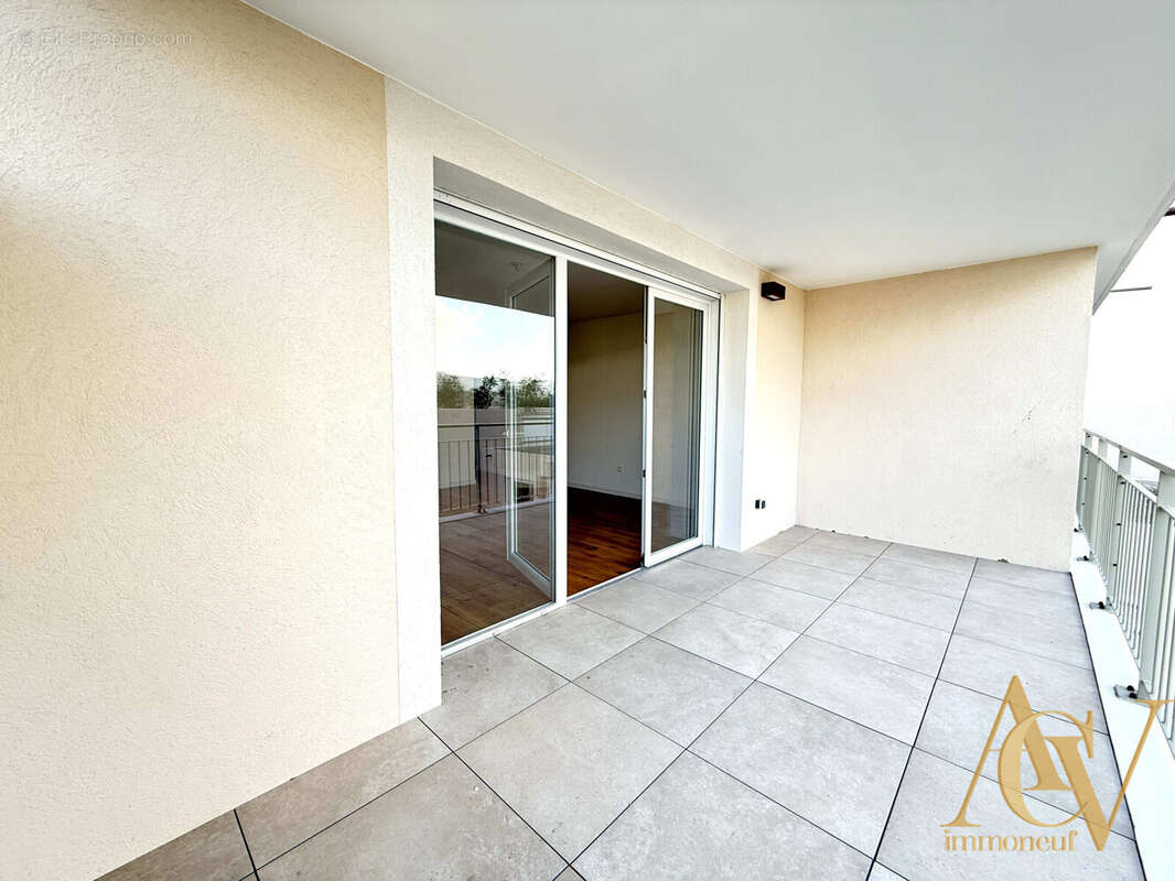 T3 traversant haut de gamme vue dégagée - Cogolin 5 - Appartement à COGOLIN