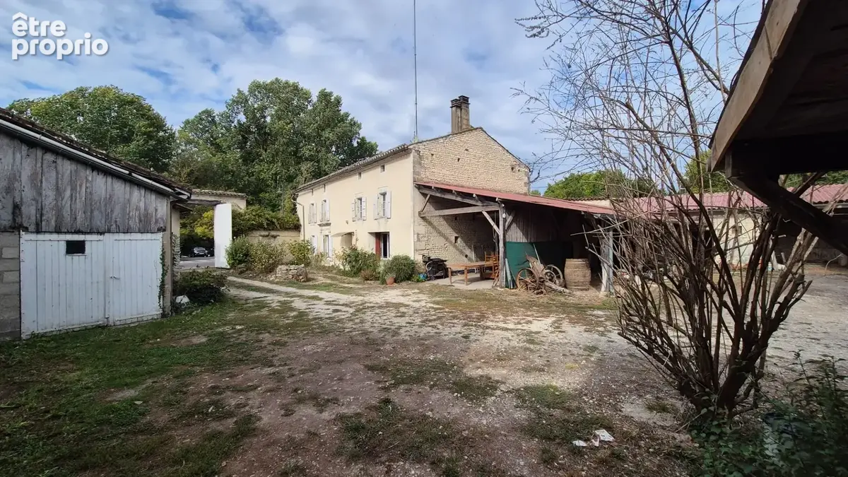 Corps de Ferme à rénover de 500 m2, proche commerces, beaucoup de dépendances - photo 9