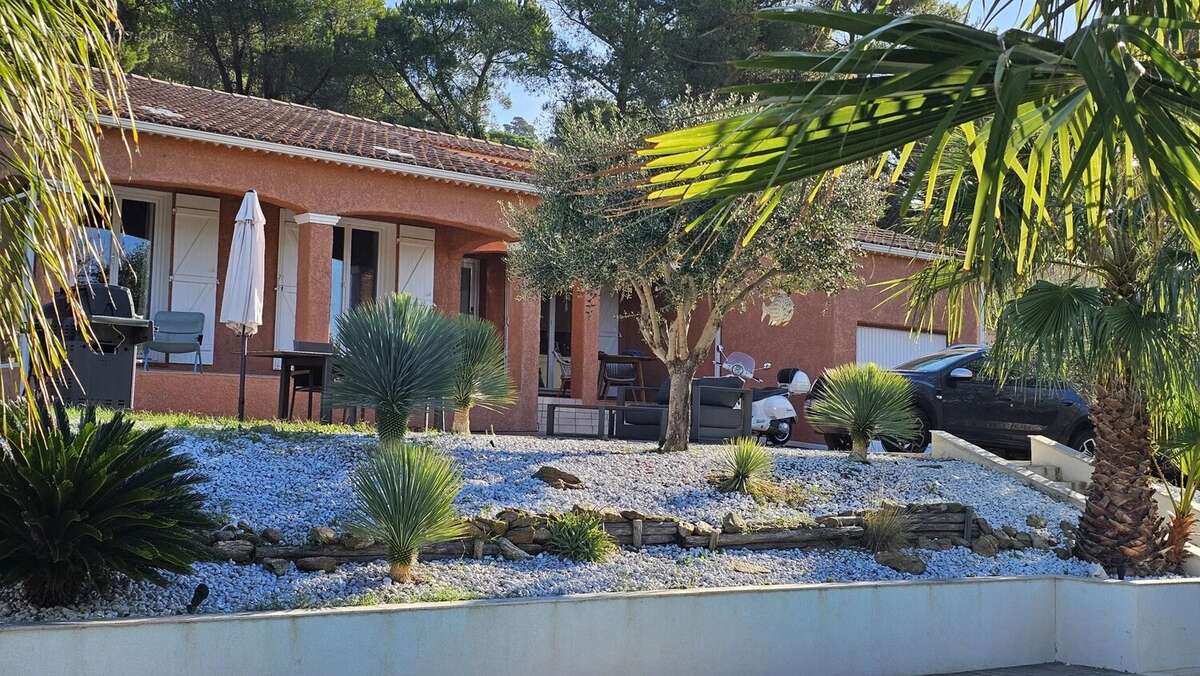 Maison à BORMES-LES-MIMOSAS