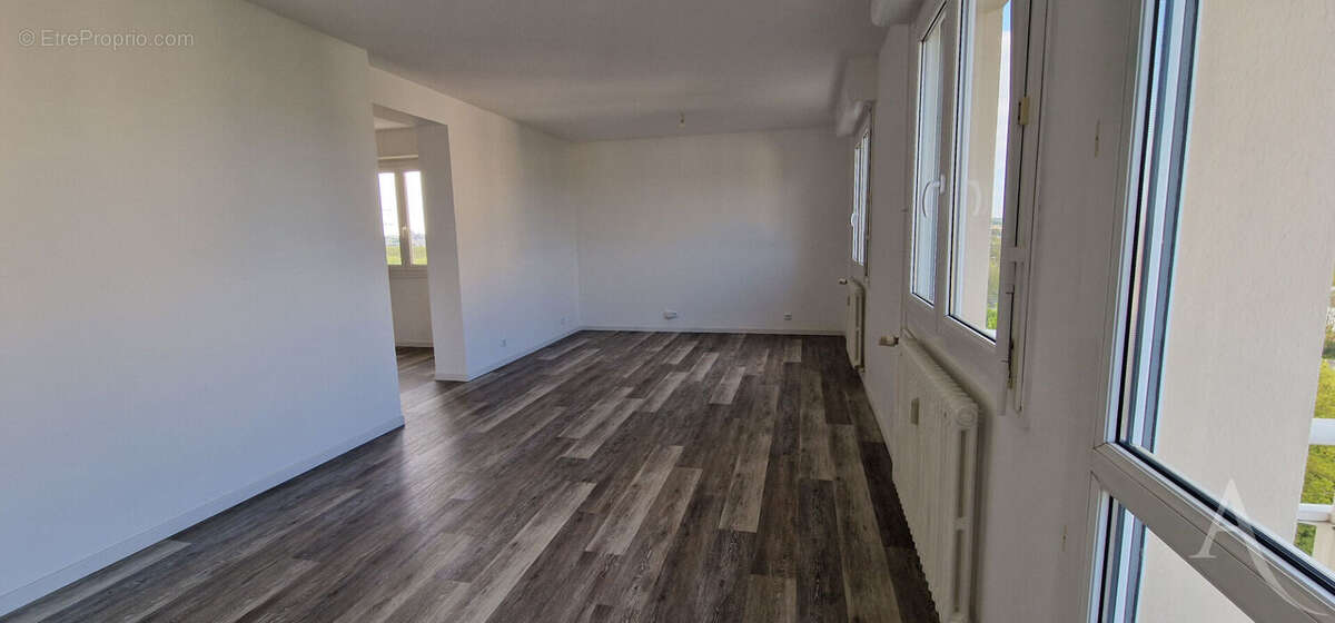 Appartement à MONDEVILLE