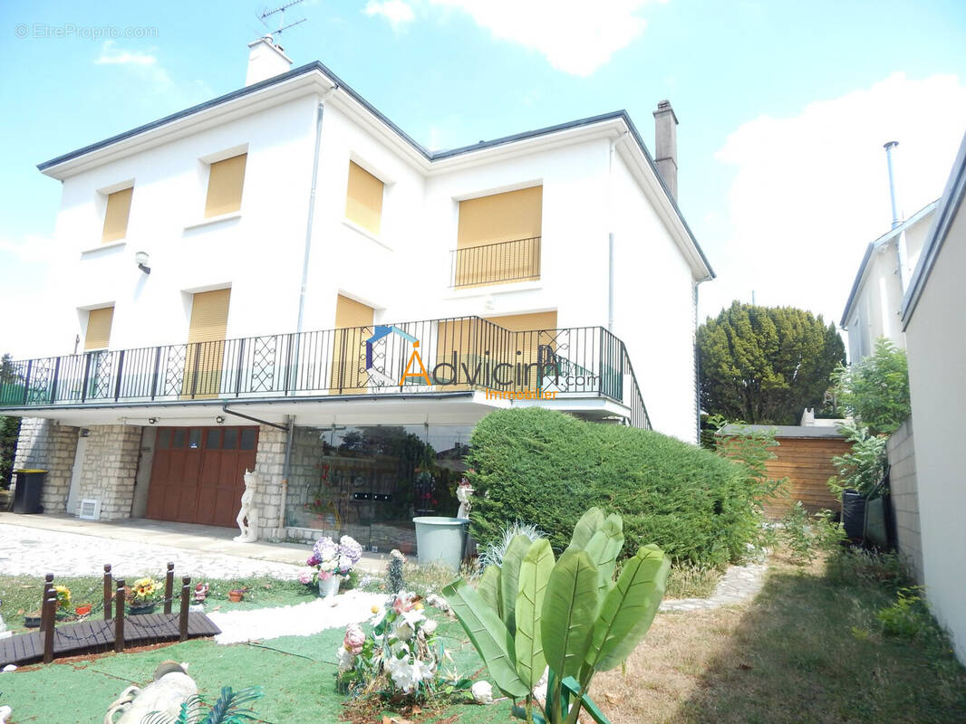 Maison à AMILLY