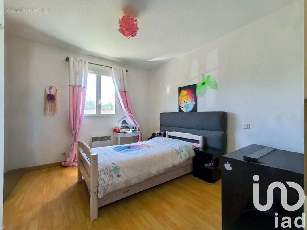 Maison 104 m² à Creon  - photo 8