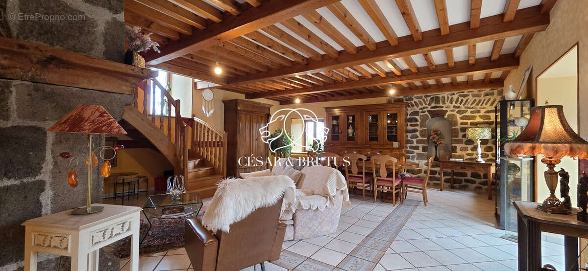 Maison à SANSSAC-L&#039;EGLISE