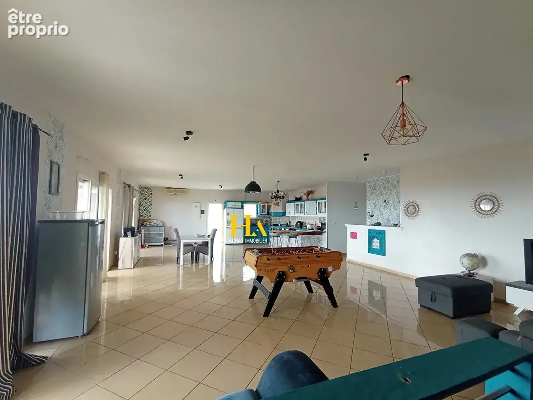 Grande maison familiale avec vue mer + logement indépendant . Fort potentiel locatif - photo 9