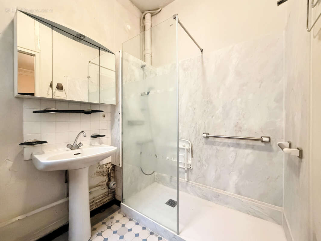 Place de la Nation - Appartement Haussmannien - photo 8