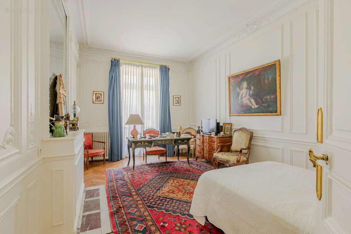 Monceau.  Appartement  lumineux de 4 pièces de 117m² en étage élevé. - photo 9