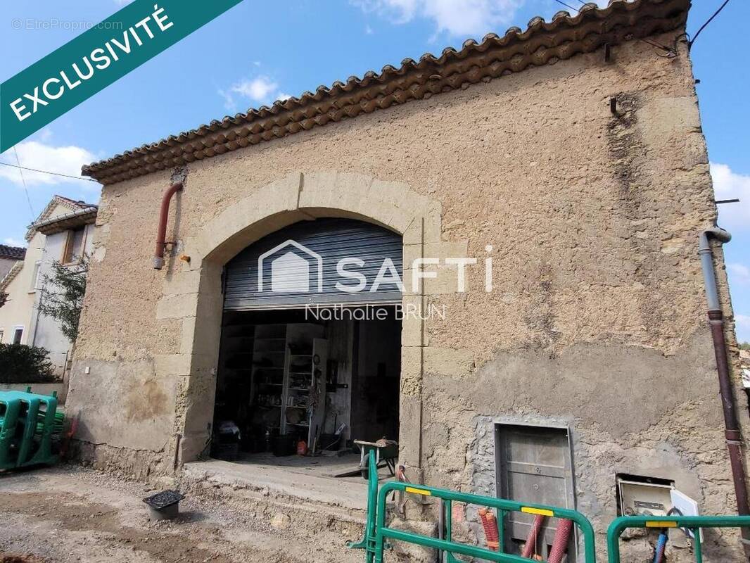 Photo 1 - Parking à PUISSERGUIER