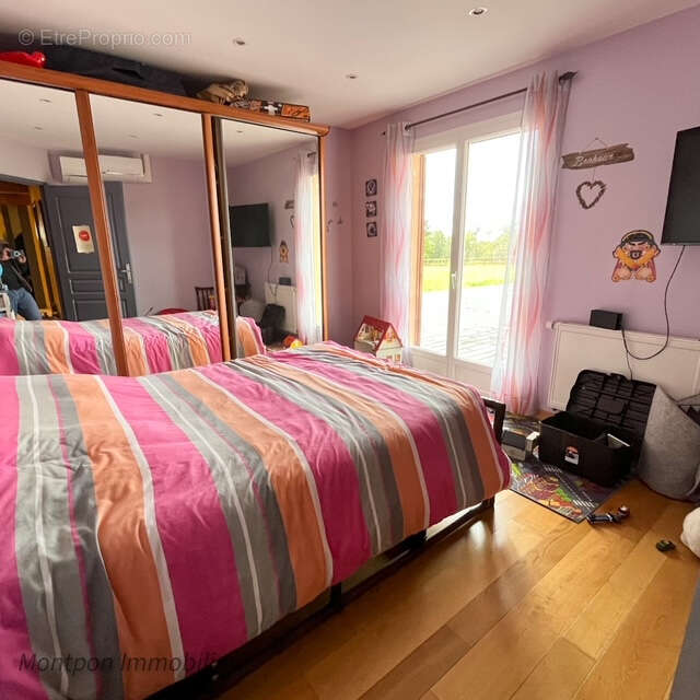 Maison à SAINT-GERAUD-DE-CORPS